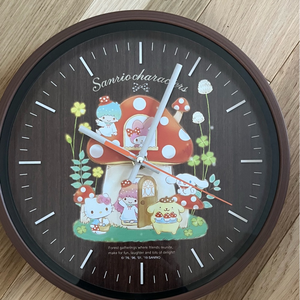 Sanrio character (hello kitty, Cinnamoroll, Pompompurin, my melody) wall clock